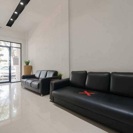 Pulauberayan Jotel Guest House Mitra Reddoorz מראה חיצוני תמונה
