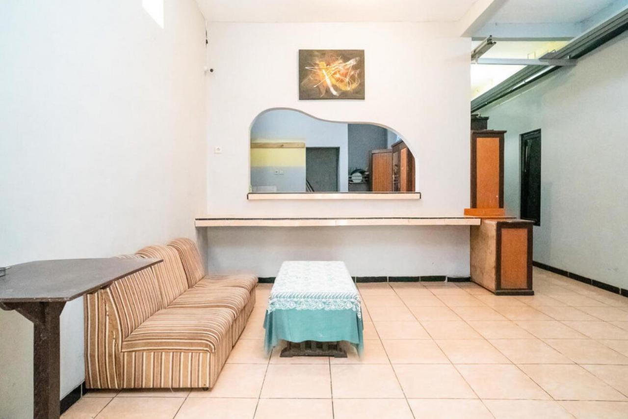 Pulauberayan Jotel Guest House Mitra Reddoorz מראה חיצוני תמונה